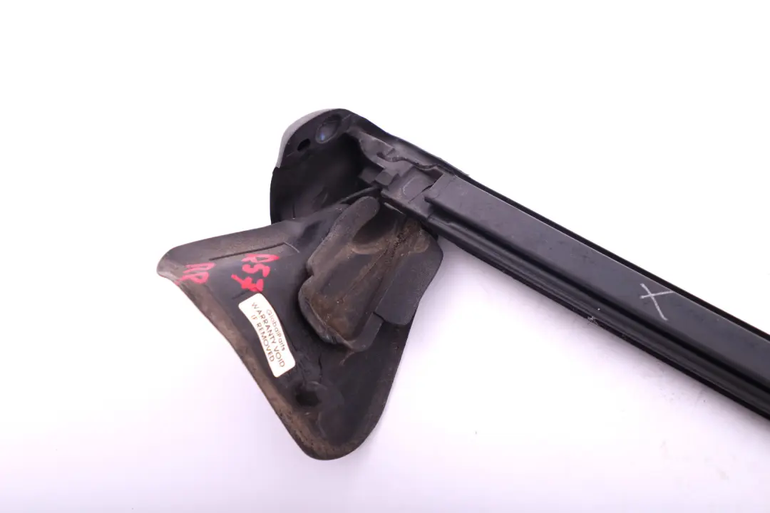 Schachtabdichtung Arriere Interieur Droite pour Mini Cooper R57 Cabriolet à propos du numéro de pièce 7190614 Mini Cooper R57 Cabriolet Schachtabdichtung Arriere Interieur Droite - SKU 7190614 - Numéro de pièce 7190614