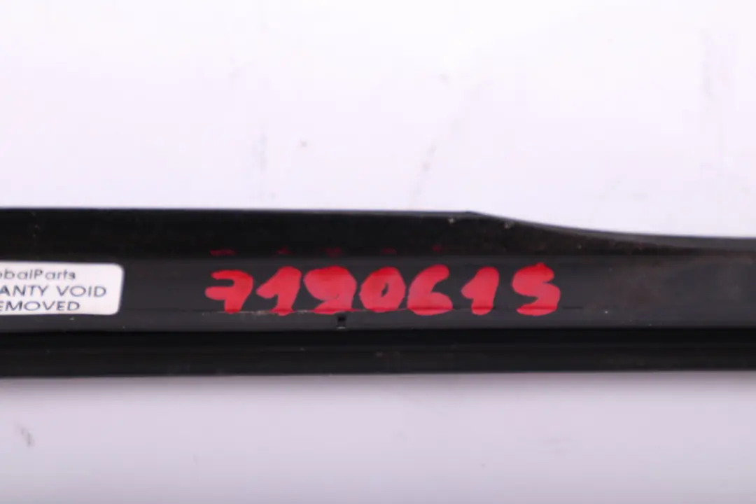 R57N LCI Cabrio Chiusino Esterno SX Cromo per Mini Cooper R57 con numero di parte 7190615 Mini Cooper R57 R57N LCI Cabrio Chiusino Esterno SX Cromo - SKU 7190615 - Numero di parte 7190615