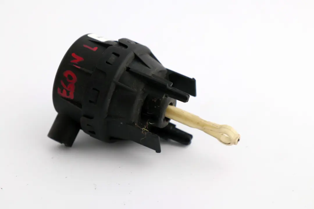 Gruszka Podciśnienia Rolet Klapek do BMW E60 E61 LCI o numerze 7190661 BMW E60 E61 LCI Gruszka Podciśnienia Rolet Klapek - SKU 7190661 - Numer Części 7190661