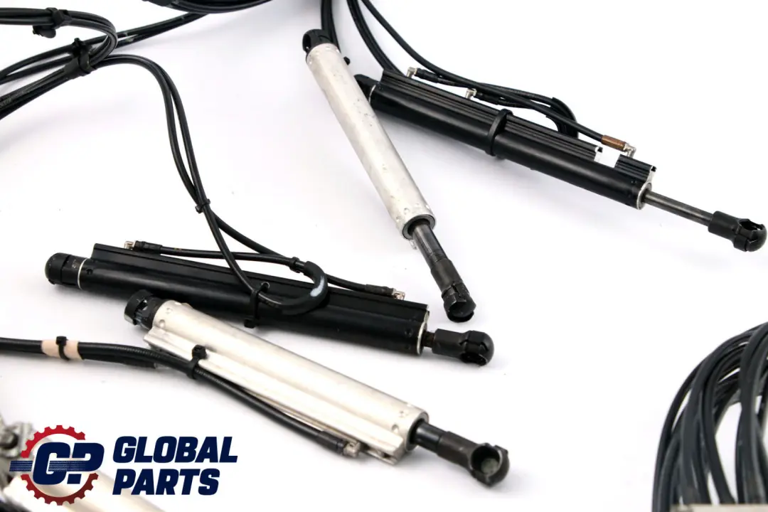Cerniere Coperchio Vano Cofano Tetto Cilindri Idraulici Completi per BMW E88 con numero di parte 7190675 BMW E88 Cerniere Coperchio Vano Cofano Tetto Cilindri Idraulici Completi - SKU 7190675 - Numero di parte 7190675