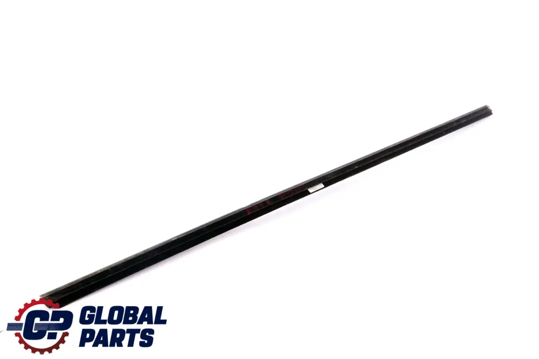 Listwa Szyby Drzwi Lewy Przód Czarna do BMW E81 o numerze 7190867 BMW E81 Listwa Szyby Drzwi Lewy Przód Czarna - SKU 7190867 - Numer Części 7190867