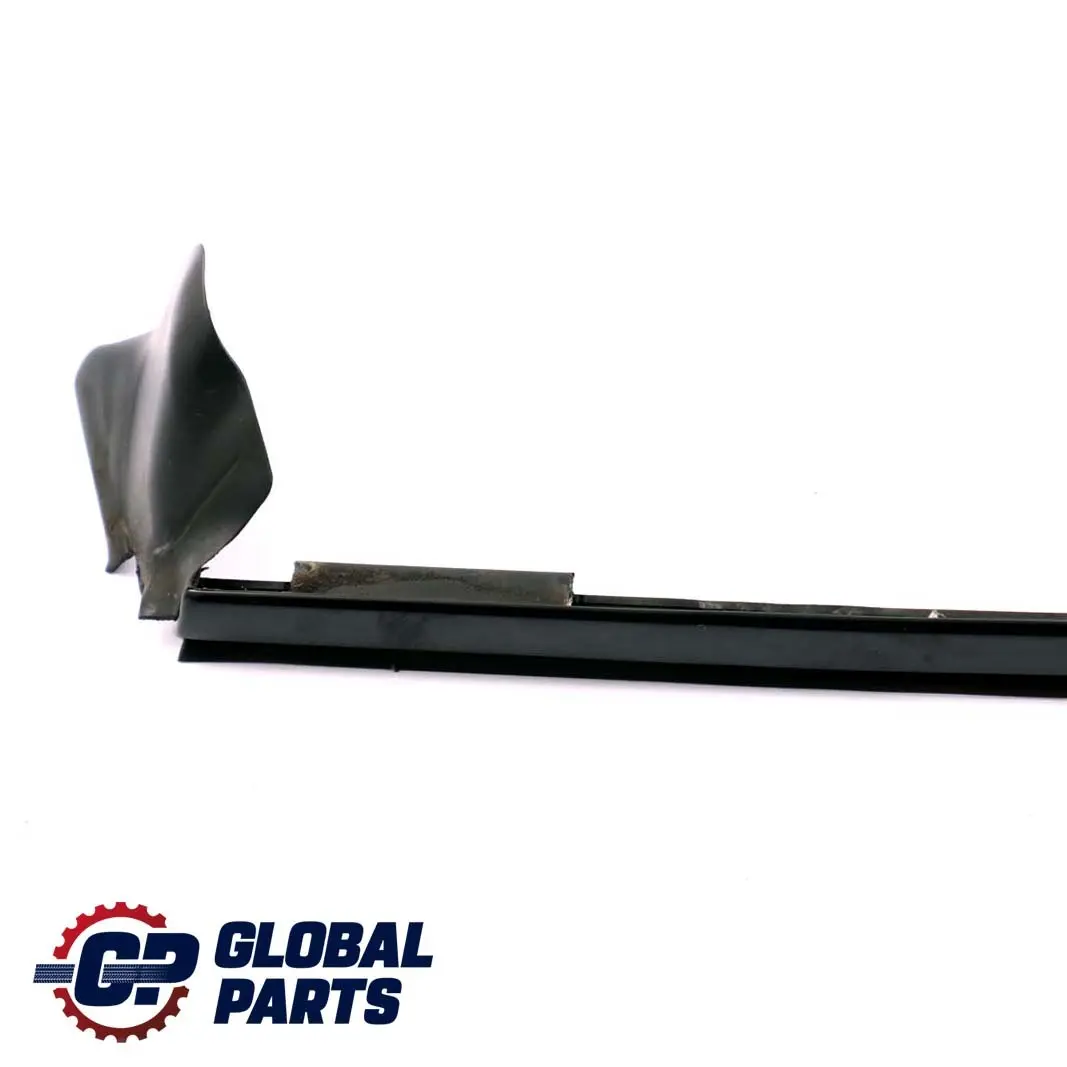 Burlete Junta Sellado Exterior Derecho Alto Brillo para BMW E88 con número de pieza 7190878 BMW E88 Burlete Junta Sellado Exterior Derecho Alto Brillo - SKU 7190878 - Número de pieza 7190878