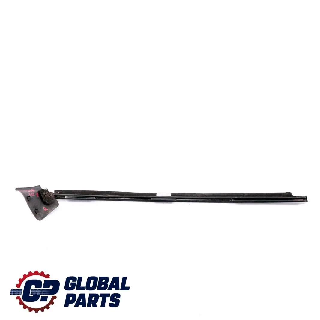 Guarnizione Striscia Sigillo Destro Lucido per BMW E88 con numero di parte 7190878 BMW E88 Guarnizione Striscia Sigillo Destro Lucido - SKU 7190878 - Numero di parte 7190878