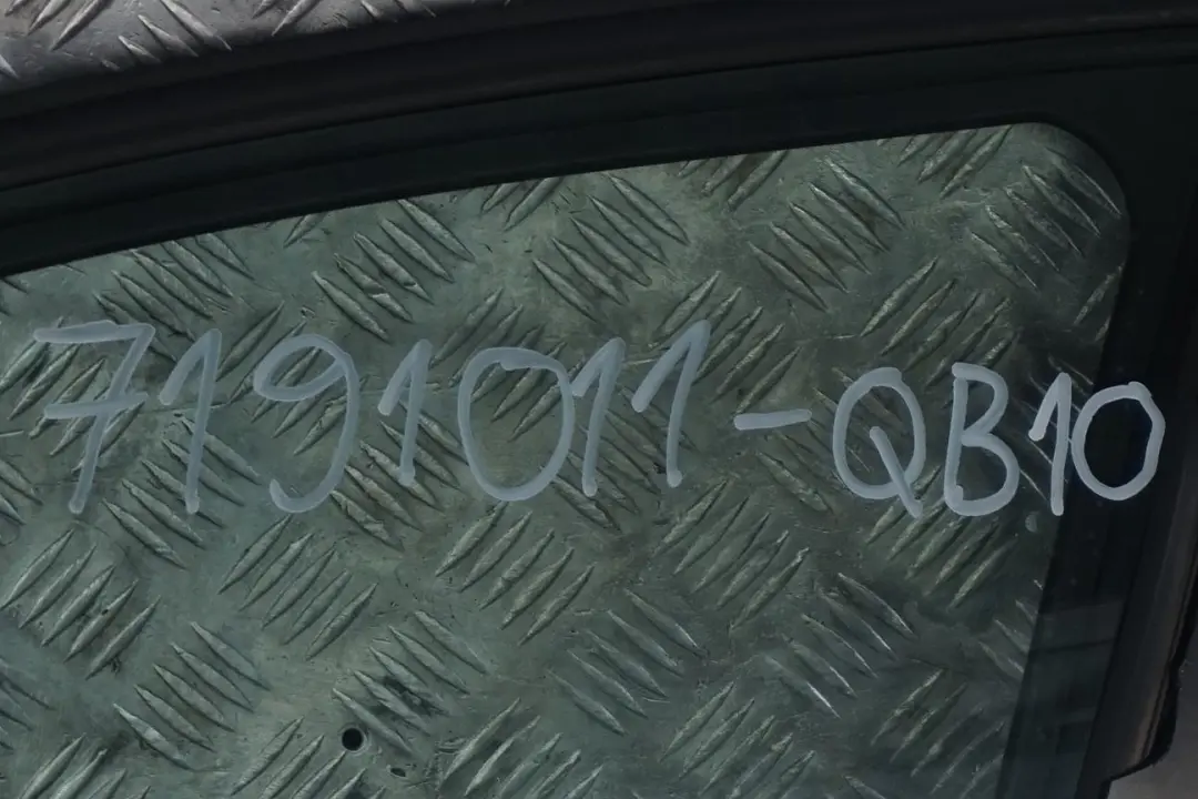 drzwi lewe przednie Quarzblau A18 do BMW 1 E87 o numerze 7191011 BMW 1 E87 drzwi lewe przednie Quarzblau A18 - SKU 7191011-QB10 - Numer Części 7191011