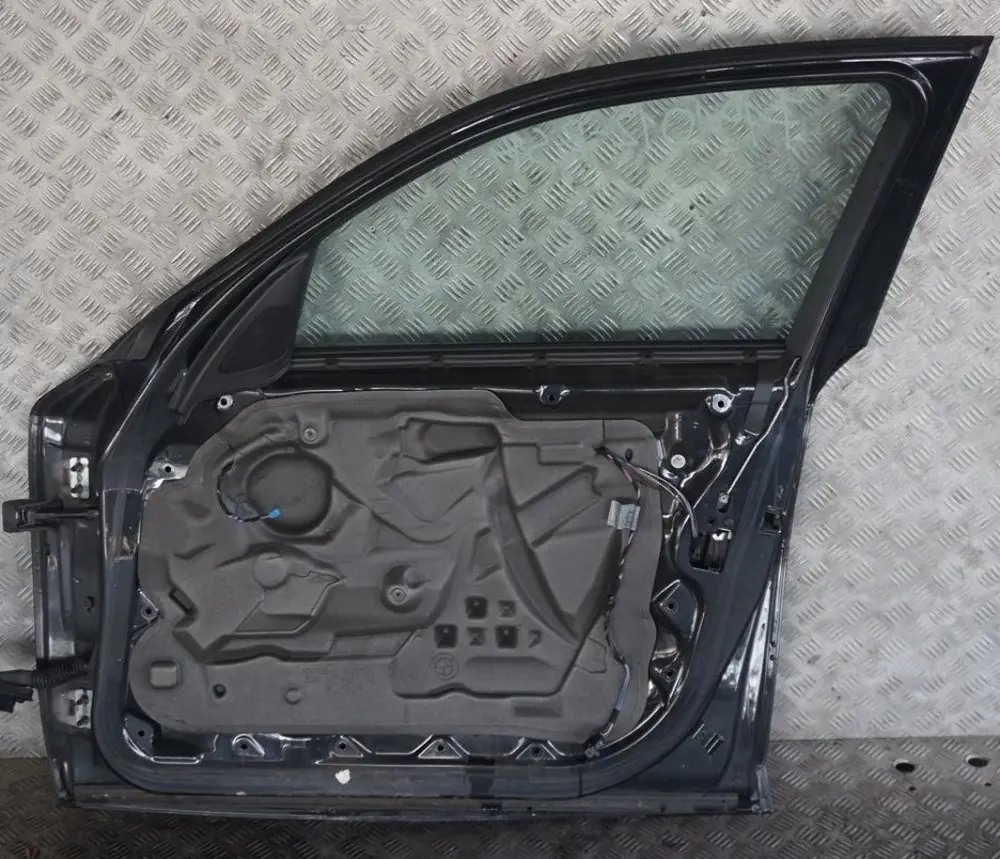 Door front right O/S Black Sapphire Metallic - 475 to BMW 1 SERIES 14 E87 E87N with Part number 7191012 BMW 1 SERIES 14 E87 E87N Door front right O/S Black Sapphire Metallic - 475 - SKU 7191012-BS14 - Part number 7191012