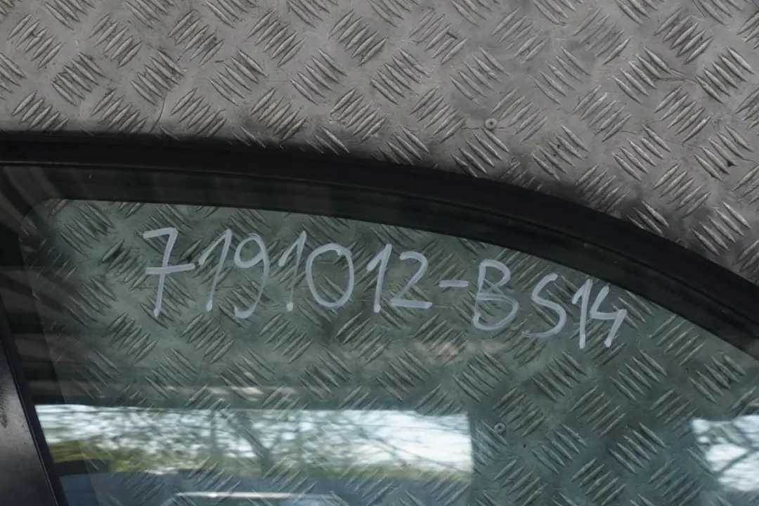 BMW 1 SERIES 14 E87 E87N Door front right O/S Black Sapphire Metallic - 475 - SKU 7191012-BS14 - Part number 7191012