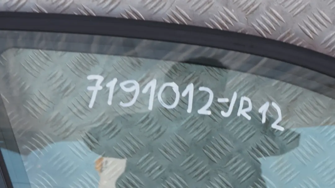 Door Front Right O/S Japanrot Japan Rot Red - 438 to BMW 1 Series 12 E87 E87N with Part number 7191012 BMW 1 Series 12 E87 E87N Door Front Right O/S Japanrot Japan Rot Red - 438 - SKU 7191012-JR12 - Part number 7191012