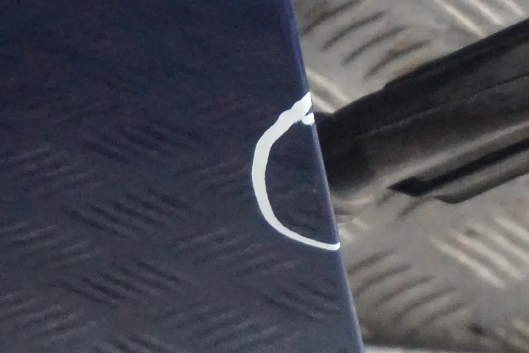 Puerta Delantera Derecha Azul Le Mans Blau Metalizado - 381 para BMW E87 E87N LCI con número de pieza 7191012 BMW E87 E87N LCI Puerta Delantera Derecha Azul Le Mans Blau Metalizado - 381 - SKU 7191012-LMB1 - Número de pieza 7191012