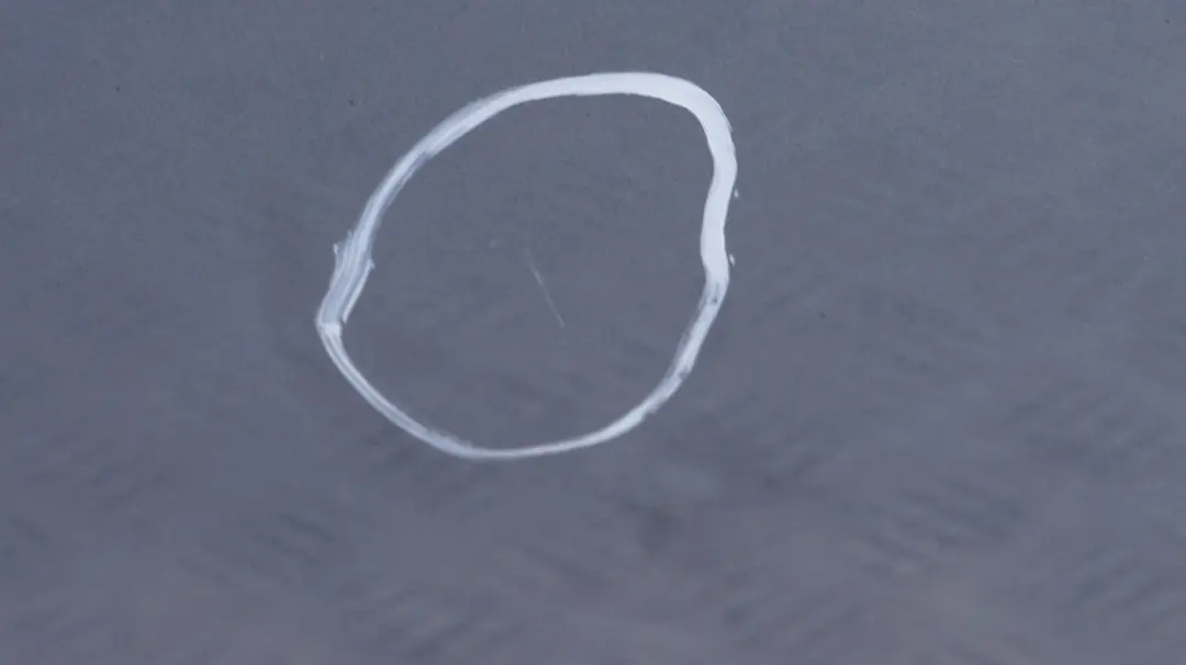 Porta anteriore destra Quarzblau Blu Metallico A18 per BMW E87 LCI con numero di parte 7191012 BMW E87 LCI Porta anteriore destra Quarzblau Blu Metallico A18 - SKU 7191012-QB - Numero di parte 7191012