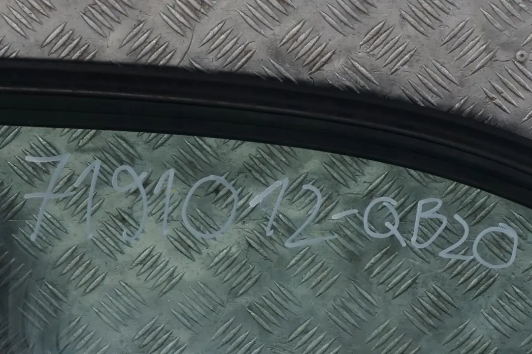 drzwi prawe przednie Quarzblau A18 do BMW 1 E87 o numerze 7191012 BMW 1 E87 drzwi prawe przednie Quarzblau A18 - SKU 7191012-QB20 - Numer Części 7191012