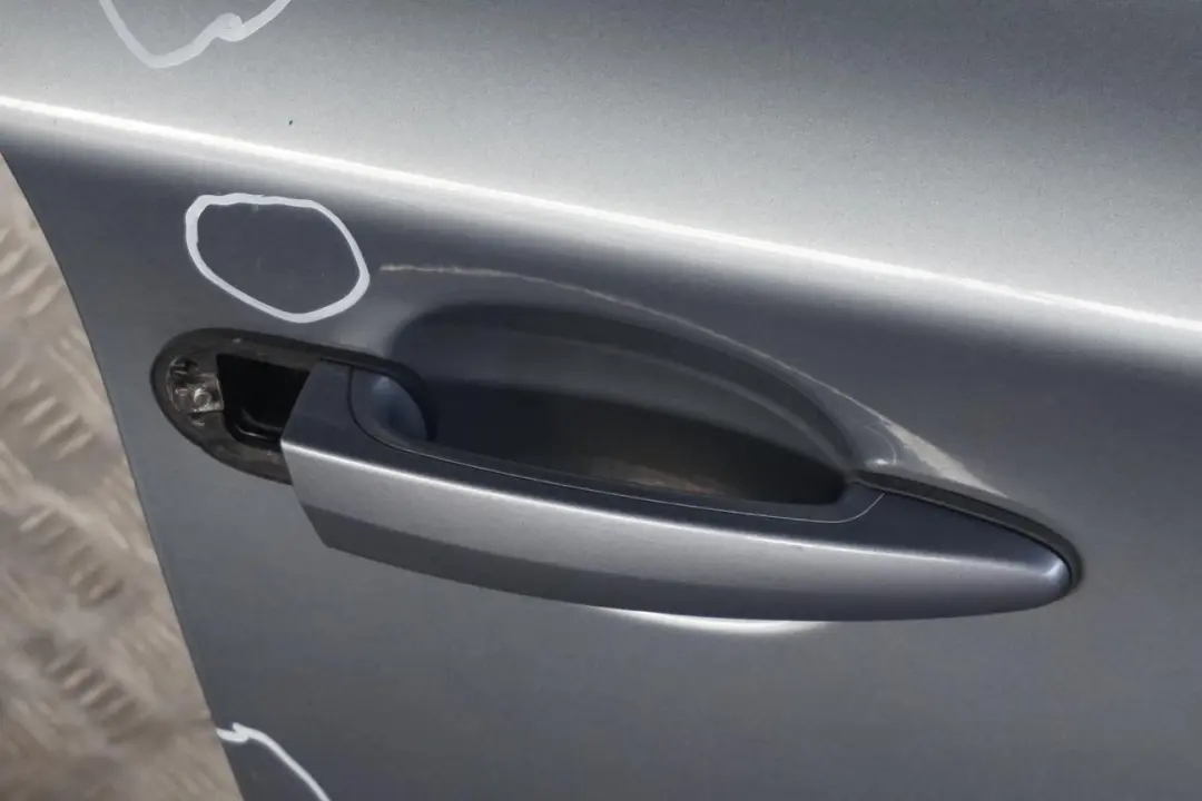 drzwi prawe przednie Quarzblau A18 do BMW 1 E87 o numerze 7191012 BMW 1 E87 drzwi prawe przednie Quarzblau A18 - SKU 7191012-QB20 - Numer Części 7191012