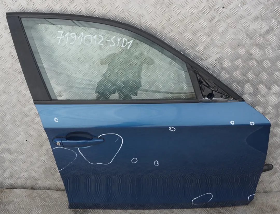 drzwi prawe przednie Sydney Blau A19 do BMW E87 o numerze 7191012 BMW E87 drzwi prawe przednie Sydney Blau A19 - SKU 7191012-SYD14 - Numer Części 7191012