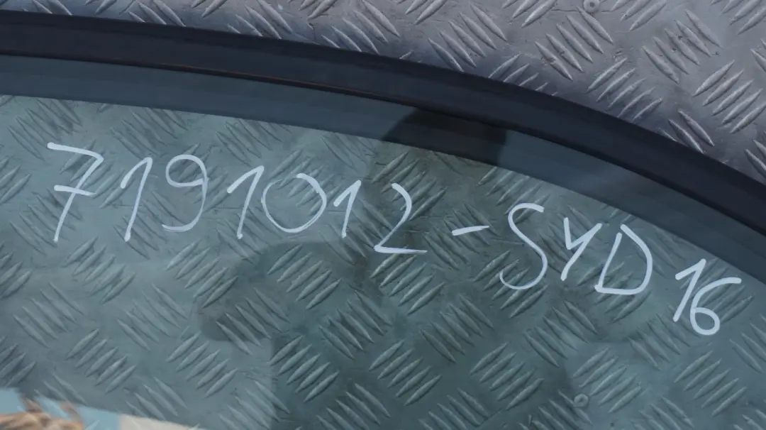 BMW 1 er 15 E87 E87N LCI Tür Vorne Rechts Sydneyblau Sydney Blau - SKU 7191012-SYD16 - Teilenummer 7191012