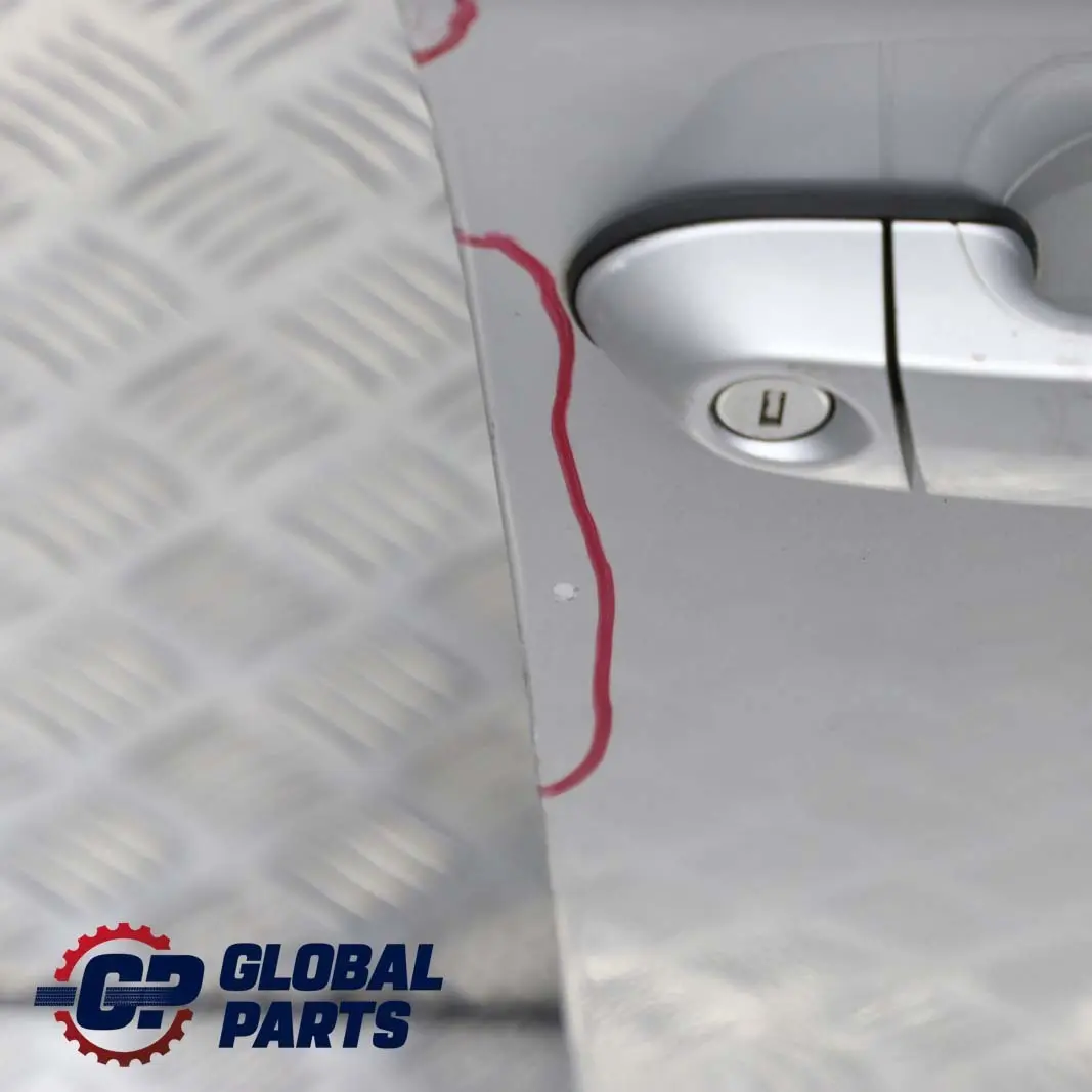 Porta anteriore destra Titansilber Argento Metallico per BMW E87 LCI con numero di parte 41517191012 BMW E87 LCI Porta anteriore destra Titansilber Argento Metallico - SKU 7191012-TS - Numero di parte 41517191012