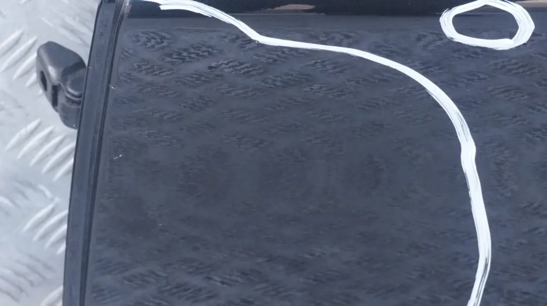 BMW5 E87 Porta posteriore sinistra Black Sapphire Metallic - 475 per con numero di parte 7191017 BMW5 E87 Porta posteriore sinistra Black Sapphire Metallic - 475 - SKU 7191017-BS35 - Numero di parte 7191017