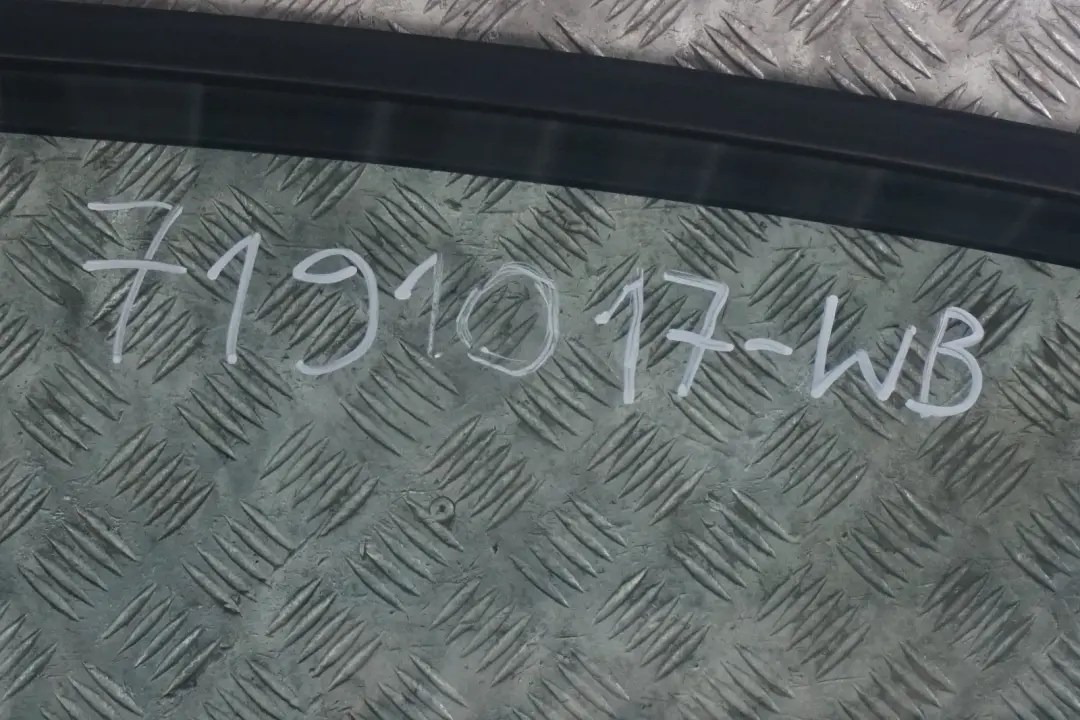 Drzwi Lewy Tył Lewe Tylne Niebieskie do BMW E87 o numerze 7191017 BMW E87 Drzwi Lewy Tył Lewe Tylne Niebieskie - SKU 7191017-BW - Numer Części 7191017