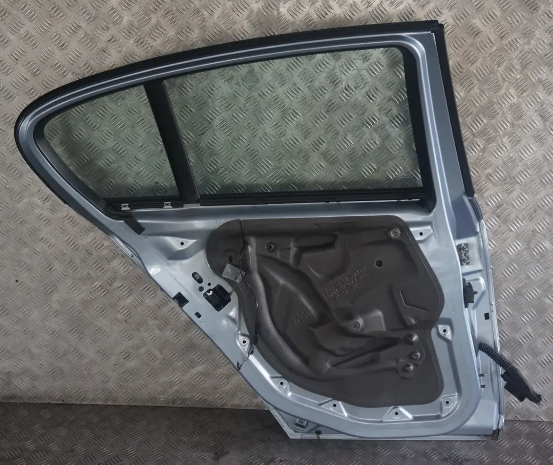 Arriere Gauche Bluewater Bleu D'Eau Metallique - 896 pour BMW E87 Porte à propos du numéro de pièce 7191017 BMW E87 Porte Arriere Gauche Bluewater Bleu D'Eau Metallique - 896 - SKU 7191017-BW - Numéro de pièce 7191017