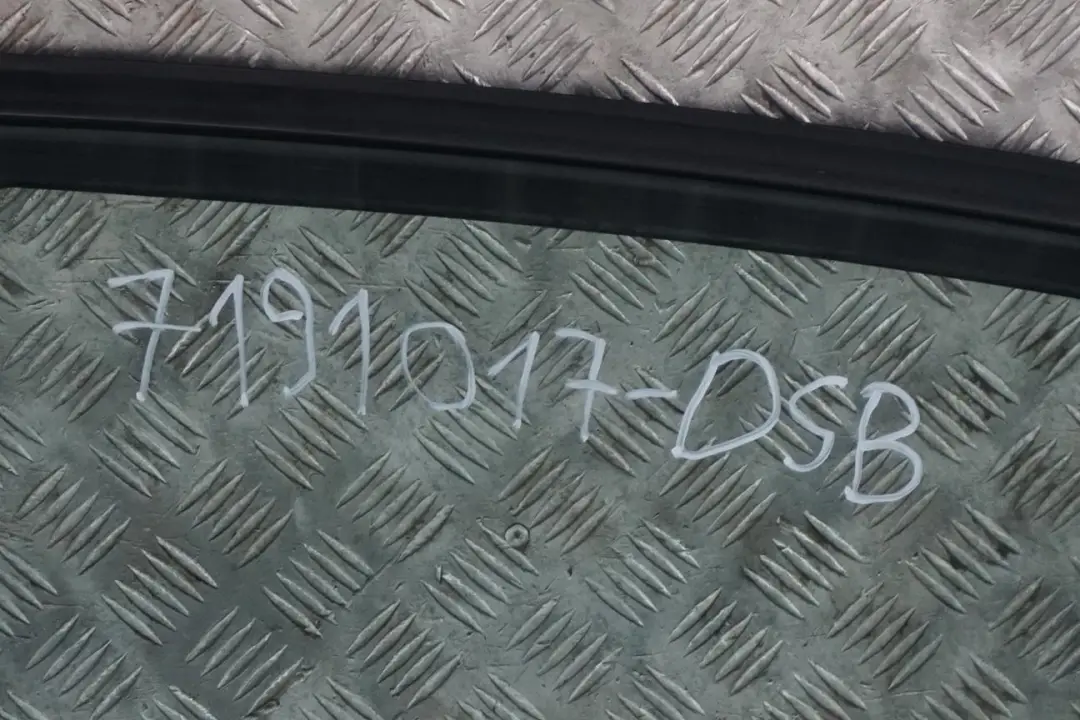 BMW E87 E87N Puerta trasera izquierda Tiefseeblau Deep Sea Blue Metallic A76 - SKU 7191017-DSB - Número de pieza 7191017