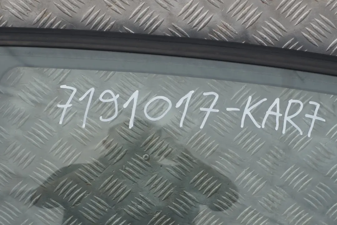 BMW E87 drzwi lewe tylne karmesinrot - A61 - SKU 7191017-KAR7 - Numer Części 7191017