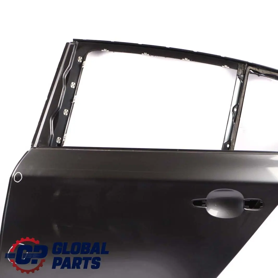 Fahrerseite Tür hinten links Sparkling Graphite Metallic für BMW 1 er E87 LCI mit Teilenummer 7191017 BMW 1 er E87 LCI Fahrerseite Tür hinten links Sparkling Graphite Metallic - SKU 7191017-SG2 - Teilenummer 7191017