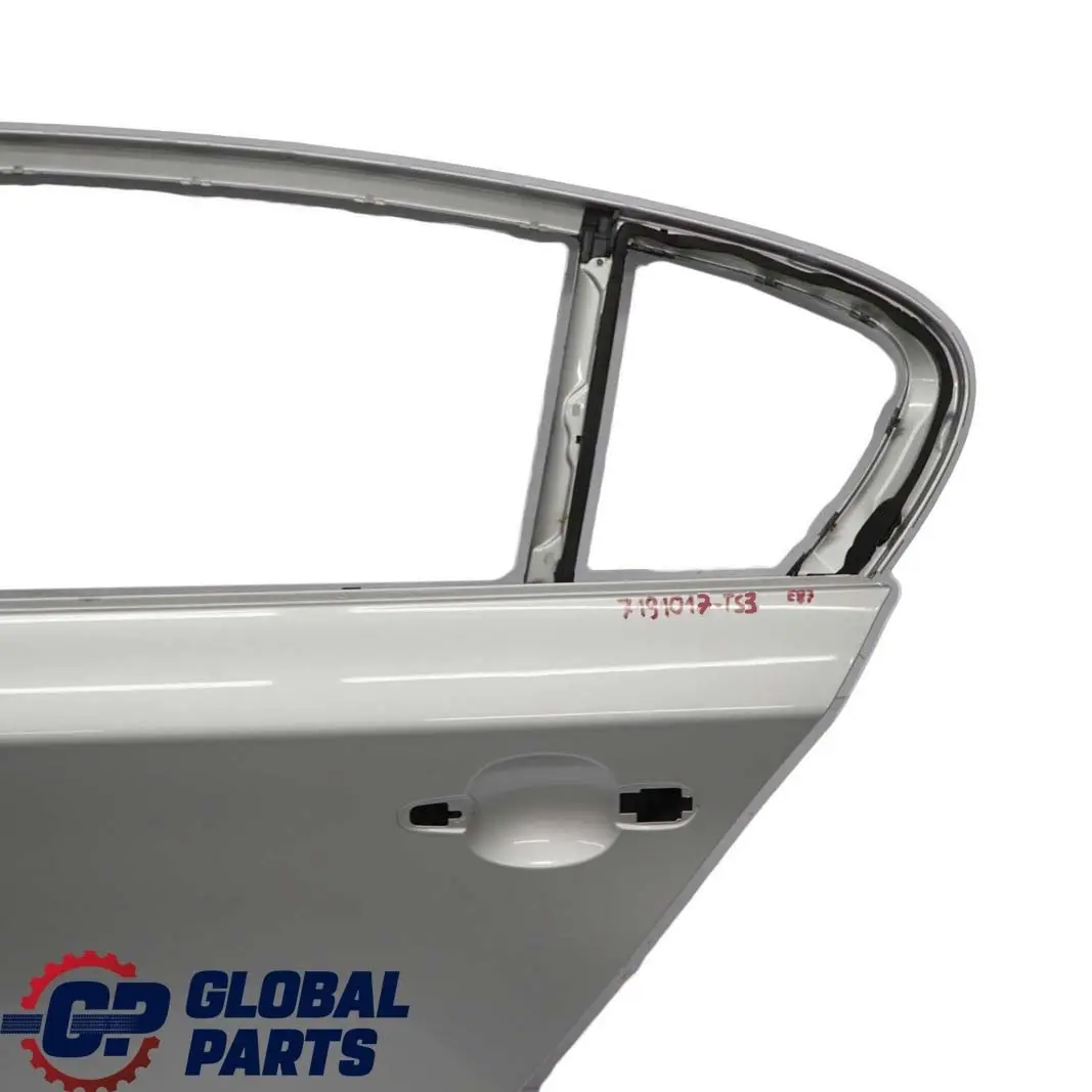 Puerta Trasera Izquierda Titansilber Titan Silver Metallic - 354 para BMW E87 con número de pieza 7191017 BMW E87 Puerta Trasera Izquierda Titansilber Titan Silver Metallic - 354 - SKU 7191017-TS3 - Número de pieza 7191017