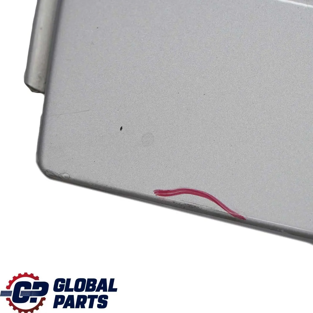 Porta Posteriore Sinistra Titansilber Titan Silver Metallic - 354 per BMW E87 con numero di parte 7191017 BMW E87 Porta Posteriore Sinistra Titansilber Titan Silver Metallic - 354 - SKU 7191017-TS3 - Numero di parte 7191017