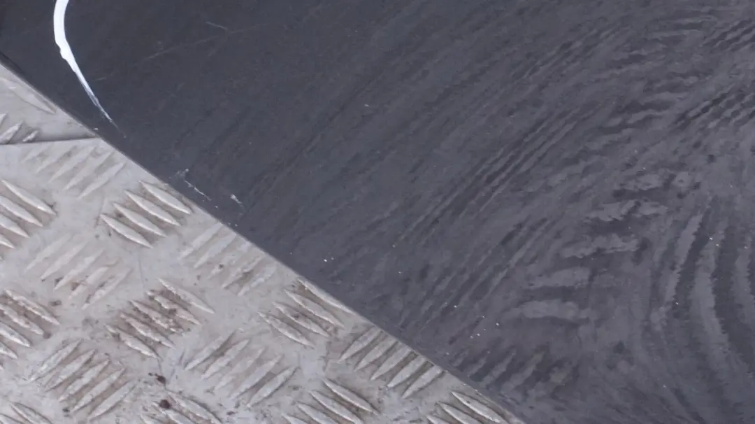 BMW4 E87 Porta posteriore destra Black Sapphire Metallic 475 per con numero di parte 7191018 BMW4 E87 Porta posteriore destra Black Sapphire Metallic 475 - SKU 7191018-BS34 - Numero di parte 7191018