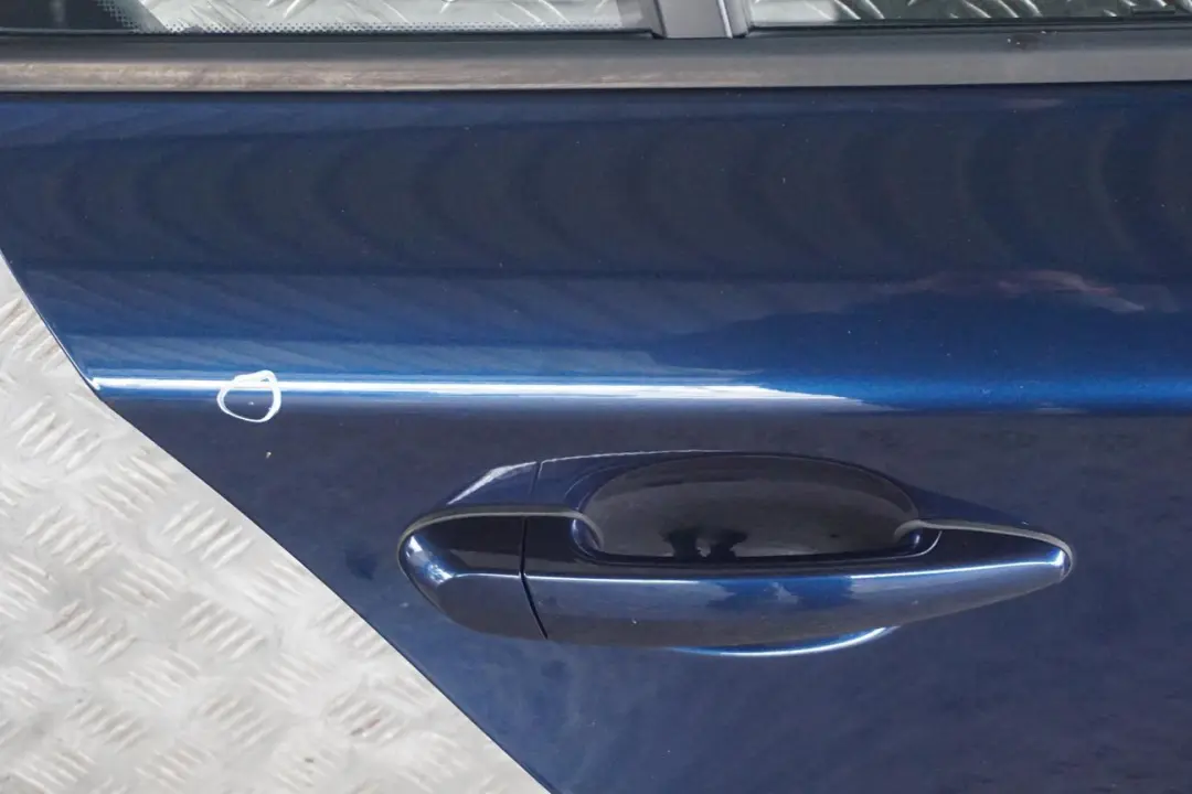 *BMW 1 er E87 Tür Hinten Rechts Tiefseeblau Blau Metallic - A76 für mit Teilenummer 7191018 *BMW 1 er E87 Tür Hinten Rechts Tiefseeblau Blau Metallic - A76 - SKU 7191018-DSB2 - Teilenummer 7191018
