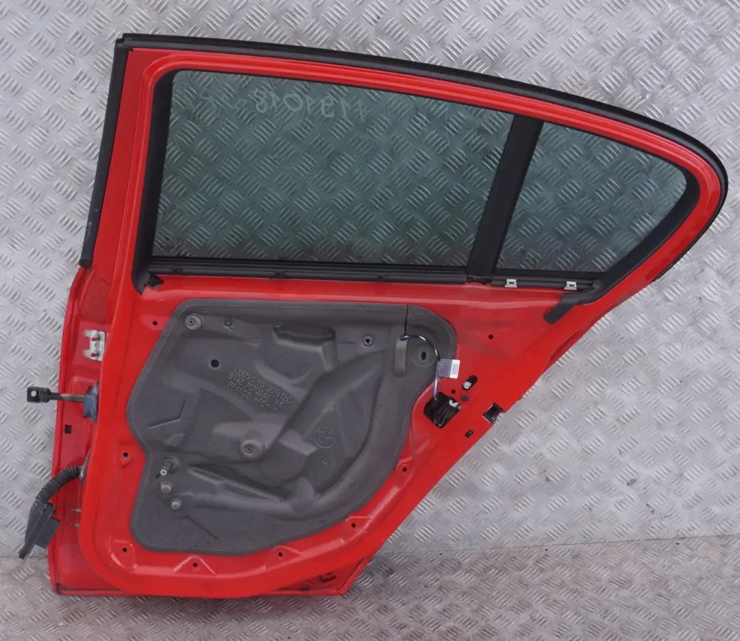 Door Rear Right O/S Japanrot Japan Rot Red - 438 to BMW 1 Series 2 E87 E87N with Part number 7191018 BMW 1 Series 2 E87 E87N Door Rear Right O/S Japanrot Japan Rot Red - 438 - SKU 7191018-JR2 - Part number 7191018