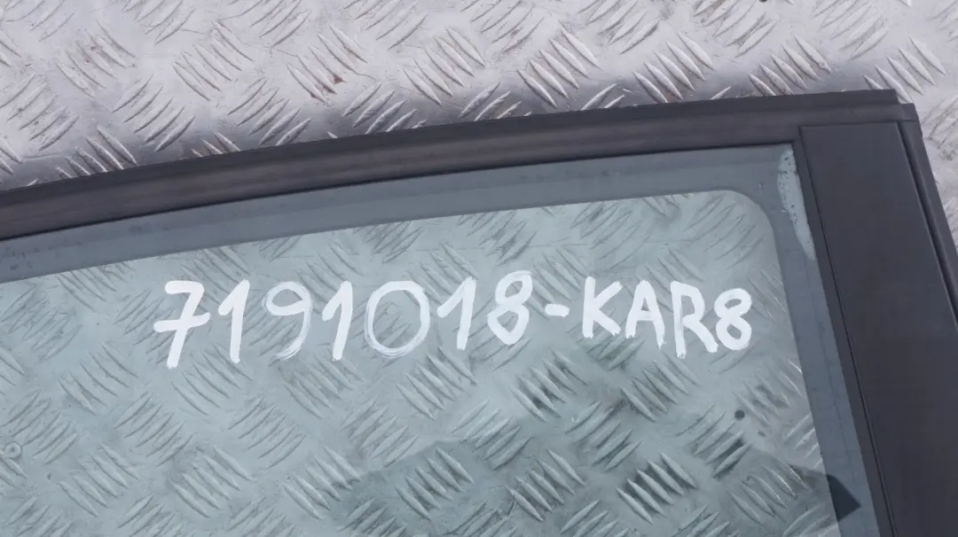 BMW 1 er 7 E87 LCI Beifahrer Tür hinten rechts Karmesinrot Rot A61 - SKU 7191018-KAR8 - Teilenummer 7191018