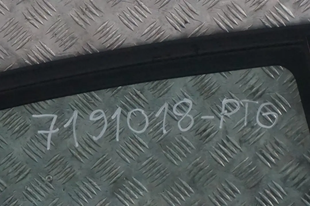Porta posteriore destra Patagoniagruen Patagonia Green - A71 per BMW E87 con numero di parte 7191018 BMW E87 Porta posteriore destra Patagoniagruen Patagonia Green - A71 - SKU 7191018-PTG - Numero di parte 7191018
