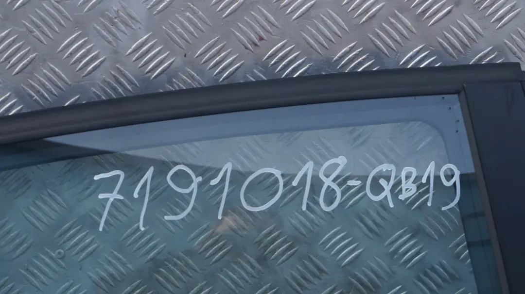 BMW 1 SERIES 19 E87 E87N Door rear right O/S Quarzblau Blau Blue Metallic - A18 - SKU 7191018-QB19 - Part number 7191018