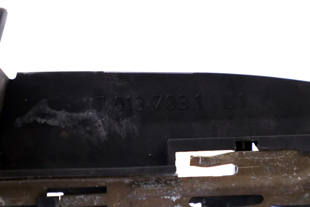 Wspornik Klamki Drzwi Lewy Tył do BMW E65 E66 o numerze 7191571 BMW E65 E66 Wspornik Klamki Drzwi Lewy Tył - SKU 7191571 - Numer Części 7191571