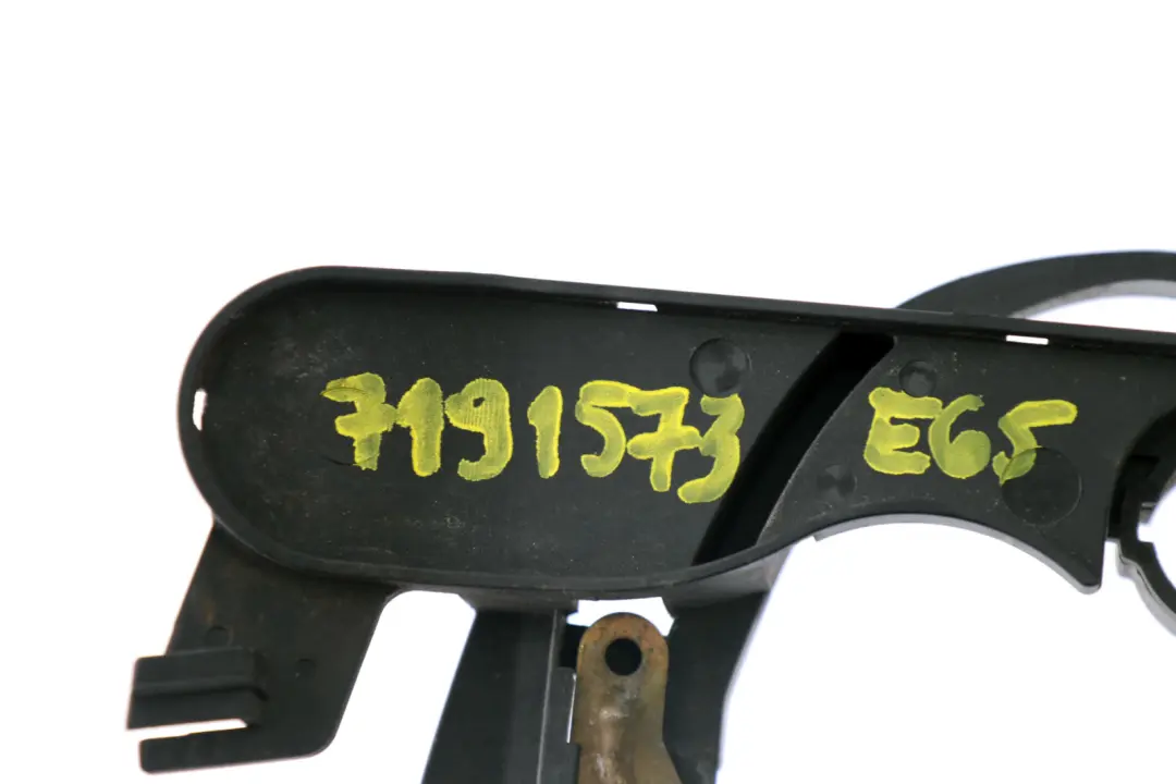 Carrier Outside Door Handle Front Left Passenger Side N/S to BMW E65 E66 with Part number 7191573 BMW E65 E66 Carrier Outside Door Handle Front Left Passenger Side N/S - SKU 7191573 - Part number 7191573