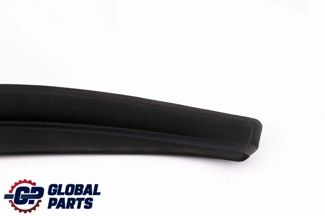 Cache Porte Arrière Gauche pour BMW Z4 E89 Roadster à propos du numéro de pièce 7118501 BMW Z4 E89 Roadster Cache Porte Arrière Gauche - SKU 7192285 - Numéro de pièce 7118501