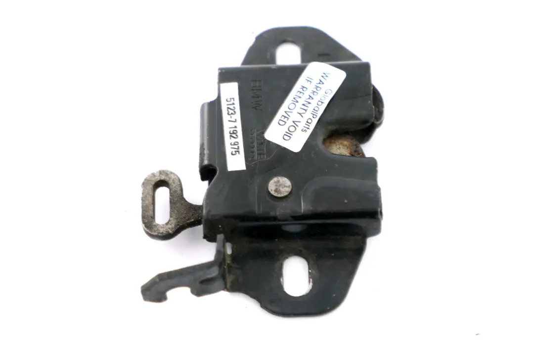 Dolna część zamka maski lewej do BMW E85 E86 o numerze 7192975 BMW E85 E86 Dolna część zamka maski lewej - SKU 7192975 - Numer Części 7192975