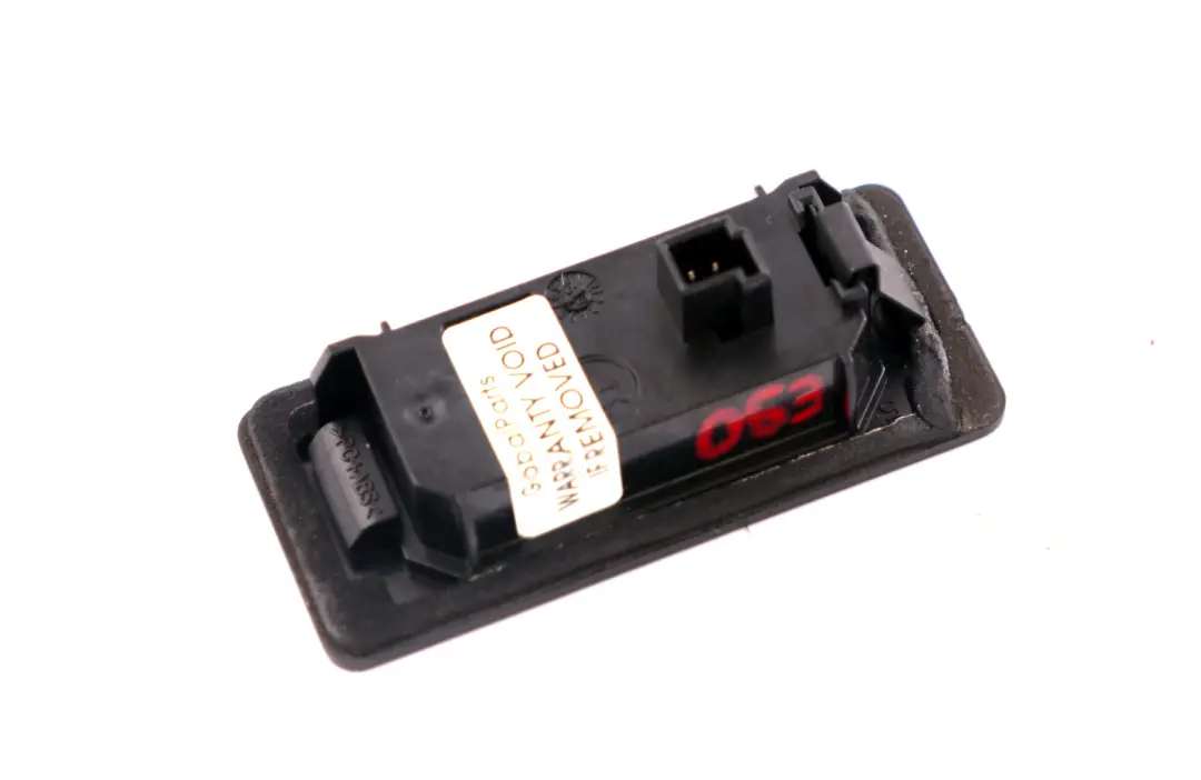 Lampka Tablicy Rejestracyjnej do BMW E90 o numerze 7193293 BMW E90 Lampka Tablicy Rejestracyjnej - SKU 7193293 - Numer Części 7193293