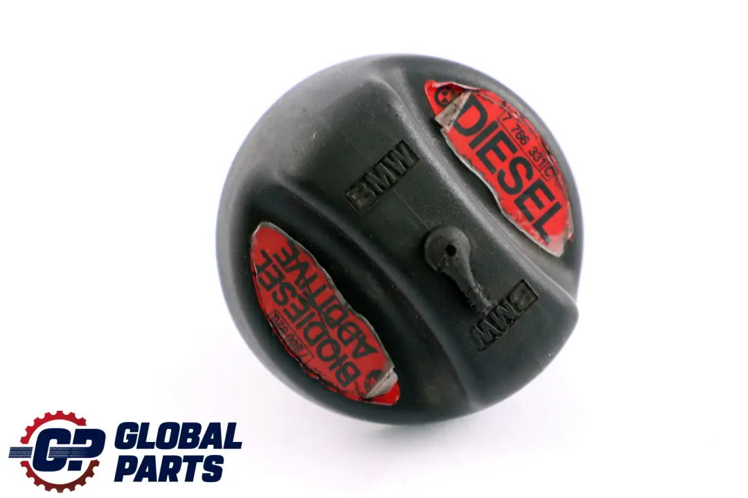 Korek Wlewu Paliwa Diesel do BMW X3 E83 E70 E60 E61 E87 E90 E91 E92 o numerze 7193381 BMW X3 E83 E70 E60 E61 E87 E90 E91 E92 Korek Wlewu Paliwa Diesel - SKU 7193381 - Numer Części 7193381