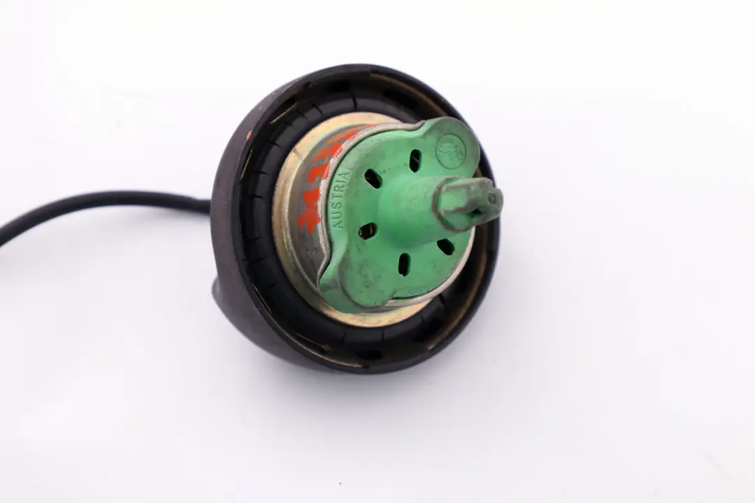 Kraftstofftankdeckel Abdeckung für Mini One Cooper 1 R50 R53 R56 R57 LCI mit Teilenummer 7193382 Mini One Cooper 1 R50 R53 R56 R57 LCI Kraftstofftankdeckel Abdeckung - SKU 7193382-1 - Teilenummer 7193382