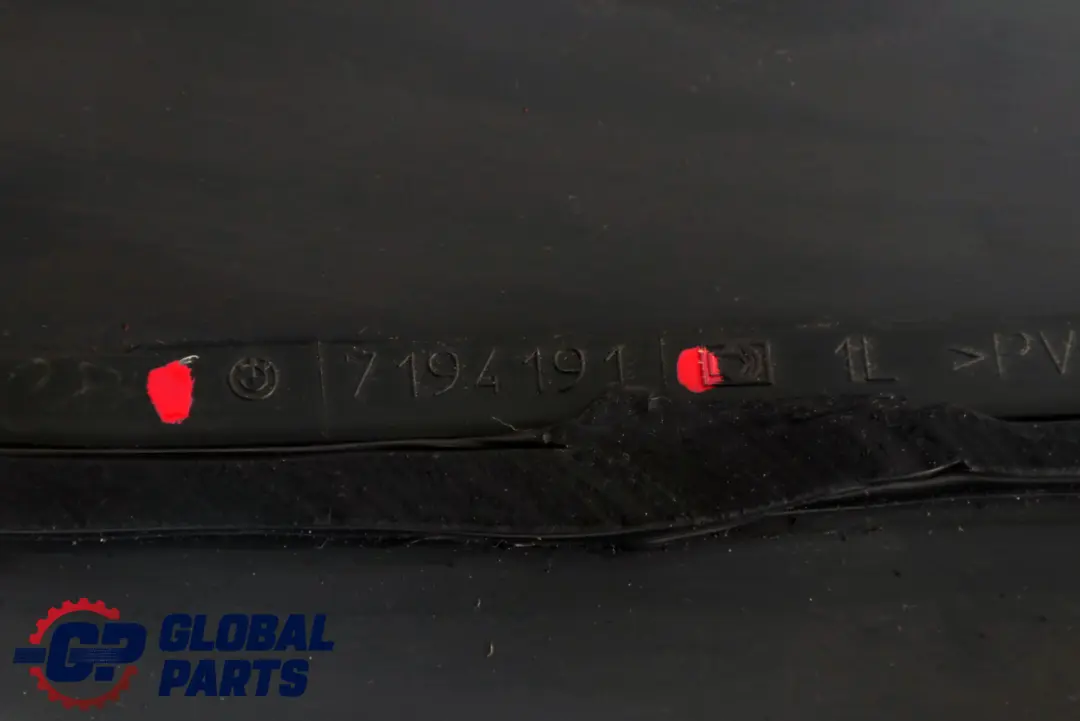 Finestrino Laterale Lucido Glanzschwarz Nero Posteriore Sinistro per BMW E81 con numero di parte 7194191 BMW E81 Finestrino Laterale Lucido Glanzschwarz Nero Posteriore Sinistro - SKU 7194191 - Numero di parte 7194191