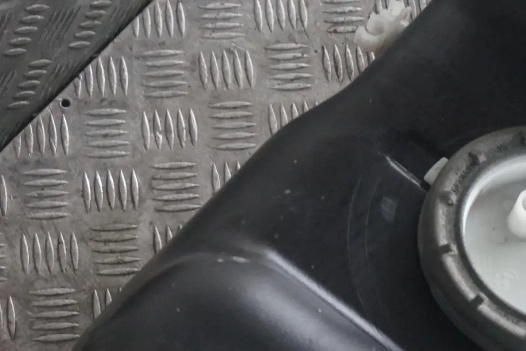 BMW E83 X3 Bak zbiornik paliwa + pompa benzyna - SKU 7194746 - Numer Części 16117194746