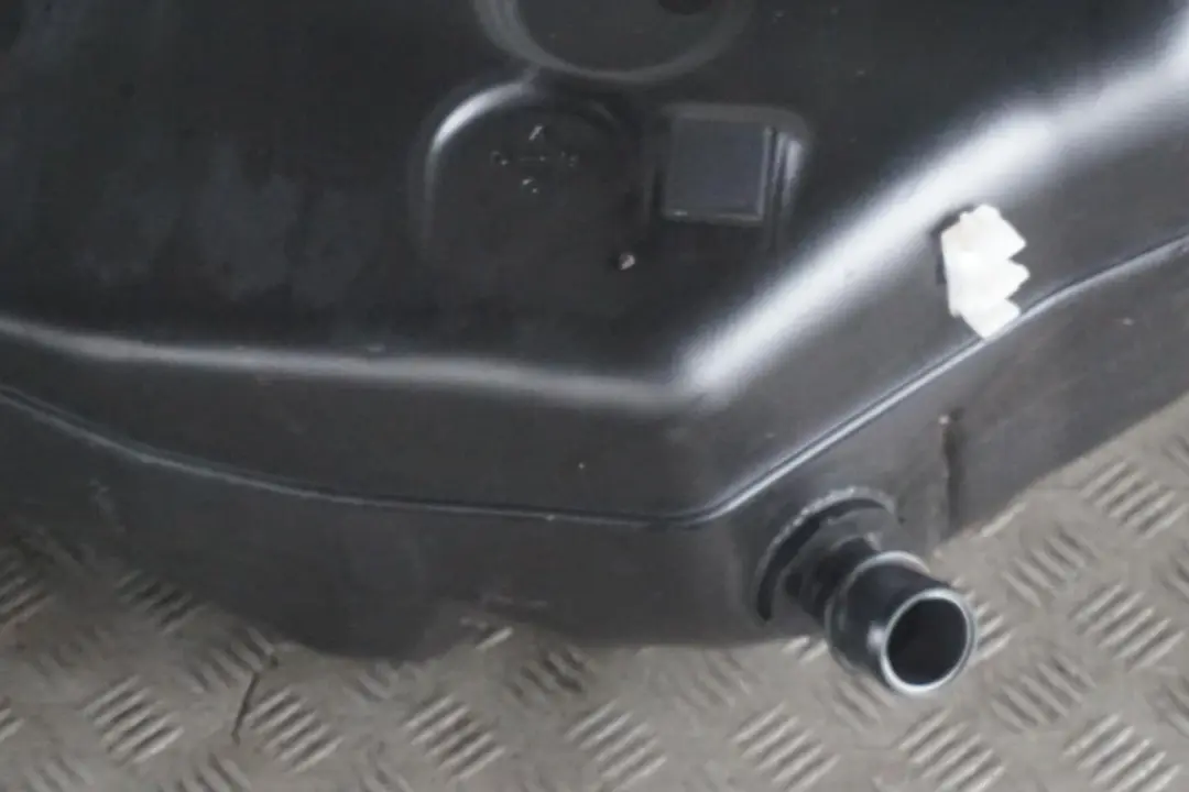 BMW X3 Series E83 E83N LCI Complete Fuel Tank Petrol N46 M54 - SKU 7194746 - Part number 16117194746