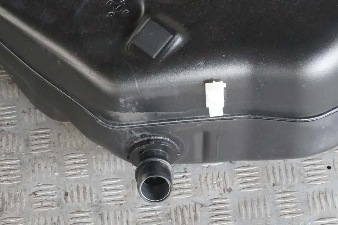 BMW X3 Series E83 LCI N52N 2.5si 3.0si Plastic Fuel Tank Petrol - SKU 7194748 - Part number 7194748