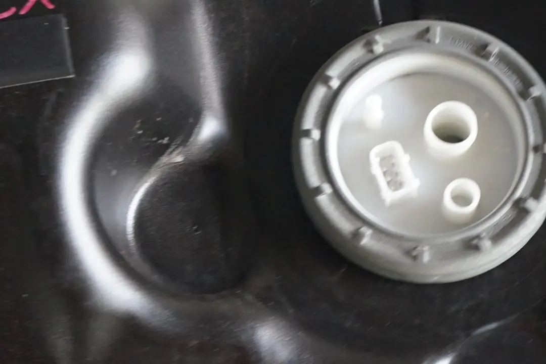 BMW X3 er E83 LCI 2.5si 3.0si N52N Komplett Kraftstofftank Benzin - SKU 7194748 - Teilenummer 7194748