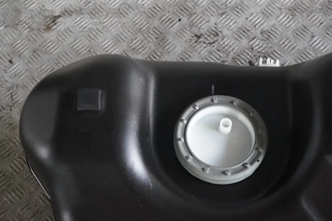 BMW X3 Series E83 LCI N52N 2.5si 3.0si Plastic Fuel Tank Petrol - SKU 7194748 - Part number 7194748