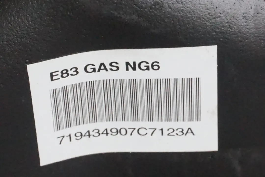 N52N 2.5si 3.0si Plastic Fuel Tank Petrol to BMW X3 Series E83 LCI with Part number 7194748 BMW X3 Series E83 LCI N52N 2.5si 3.0si Plastic Fuel Tank Petrol - SKU 7194748 - Part number 7194748