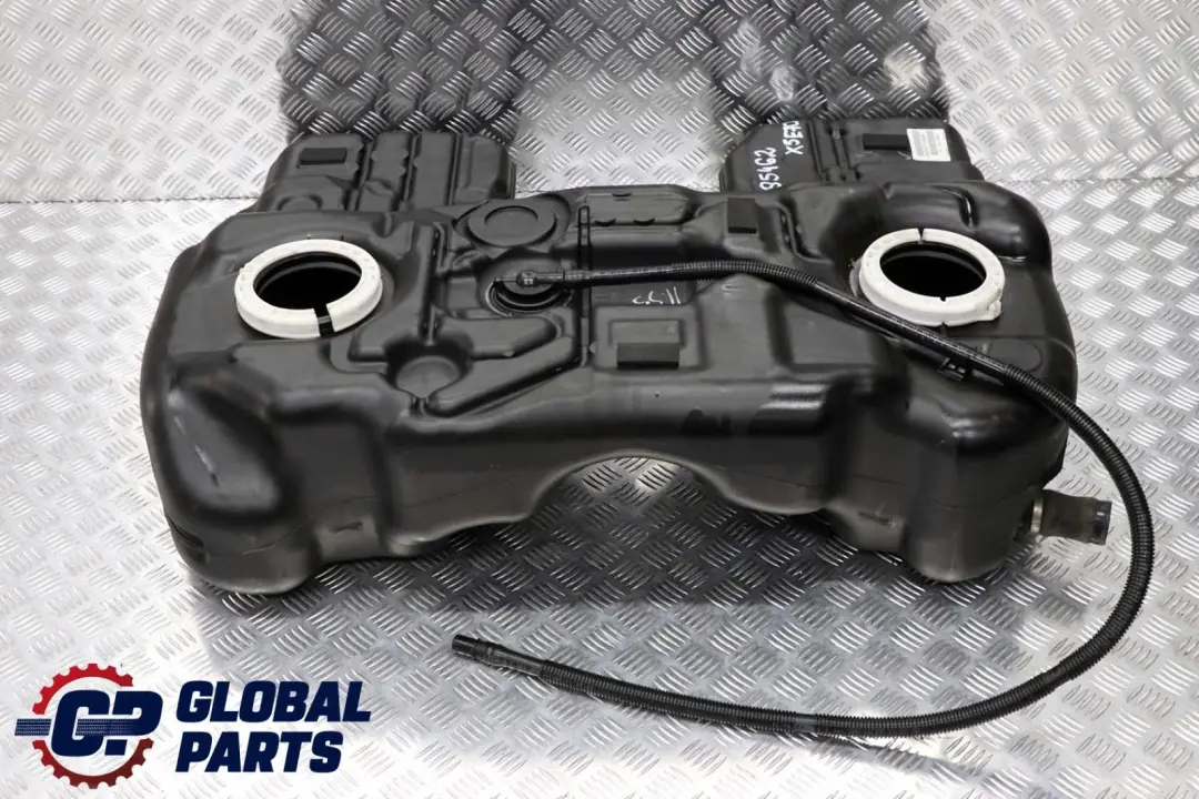 Zbiornik paliwa Diesel do BMW E70 E71 F15 o numerze 7195462 BMW E70 E71 F15 Zbiornik paliwa Diesel - SKU 7195462-1 - Numer Części 7195462