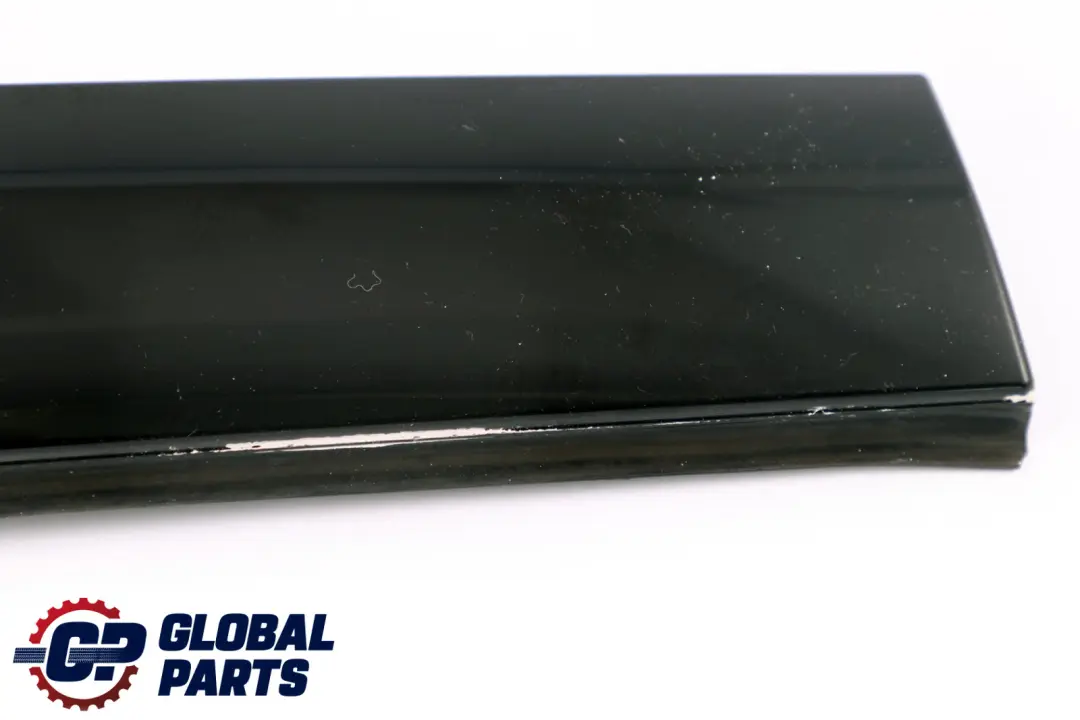 Tapa Columna A Derecha Embellecedor Pilar para BMW Serie Z4 E89 Cabrio con número de pieza 7197820 BMW Serie Z4 E89 Cabrio Tapa Columna A Derecha Embellecedor Pilar - SKU 7197820 - Número de pieza 7197820