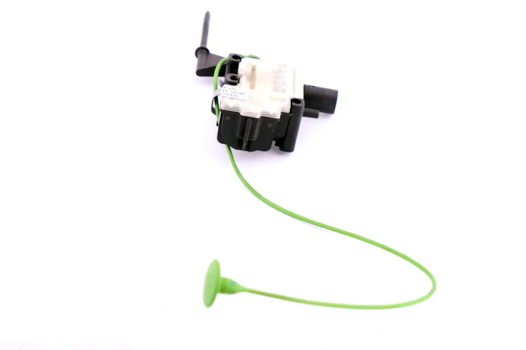 BMW 1 Series E82 E88 Fuel Filler Flap Opener Actuator - SKU 7198885 - Part number 67117198885