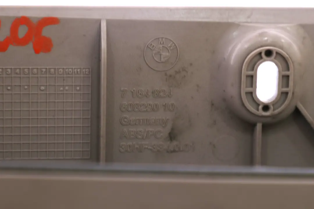 Osłona przednia prawego słupka do BMW E88 o numerze 7199206 BMW E88 Osłona przednia prawego słupka - SKU 7199206 - Numer Części 7199206